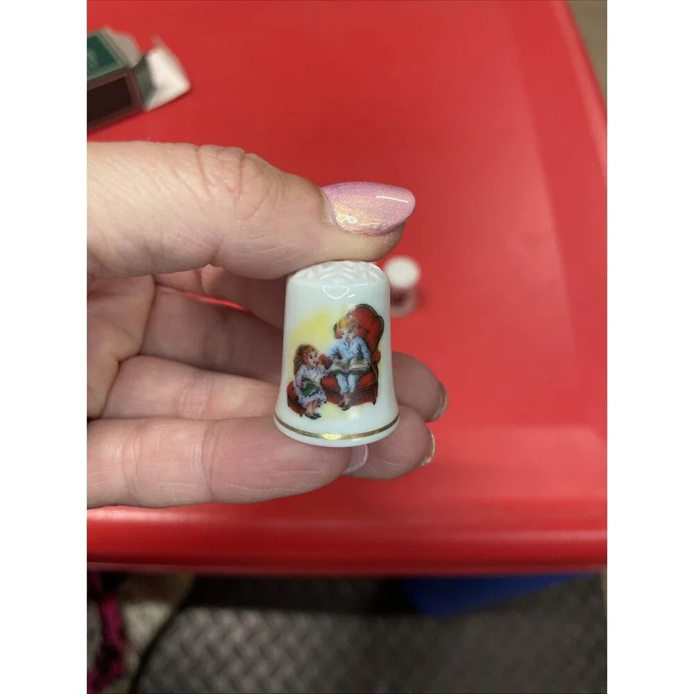 Thimbles Avon Christmas Lot Of 4 1981, 1982, 1983, 1984 Bone China Vintage